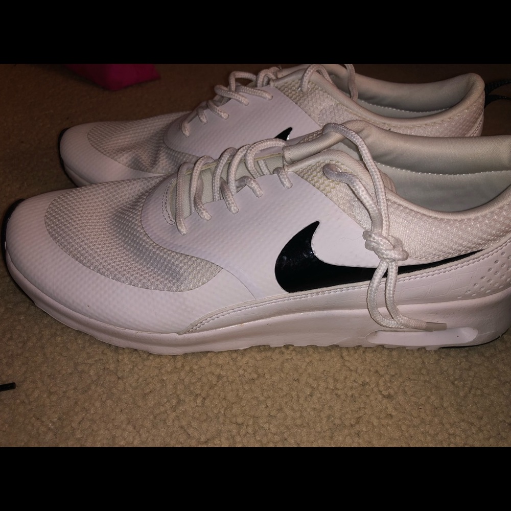 White Nike sneakers size 11